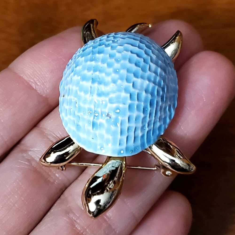 Vintage Gerrys Gold Tone Blue Enamel Turtle Brooch Pin Signed 1.5" Reptile